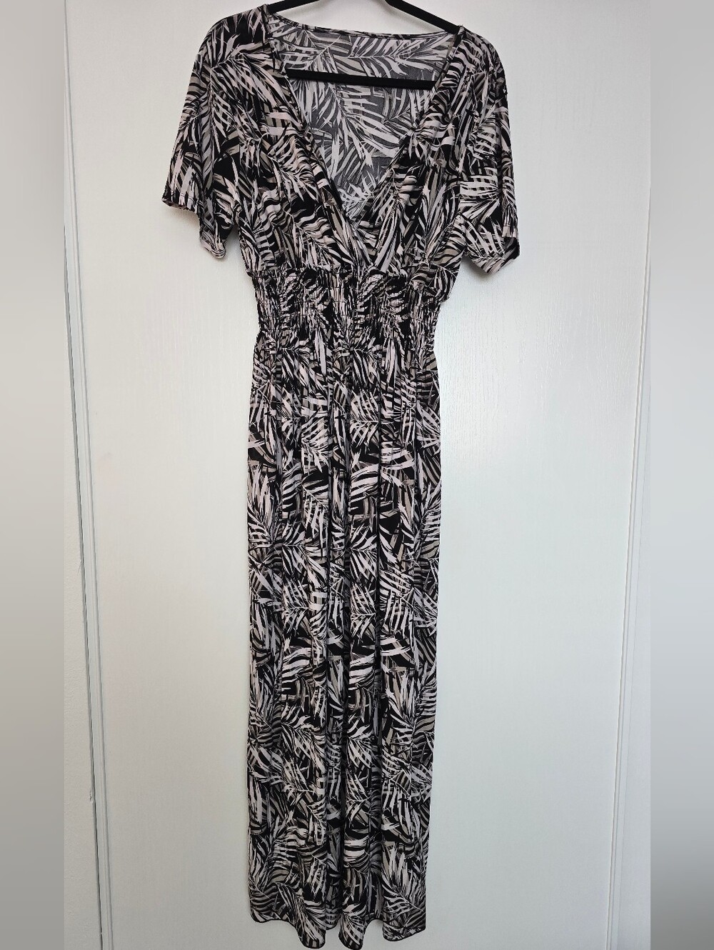 West Loop - Leaf Tropical Palm Print Short Sleeve Smocked Waist Dress
